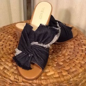 Nine West Byron slip on sandal.